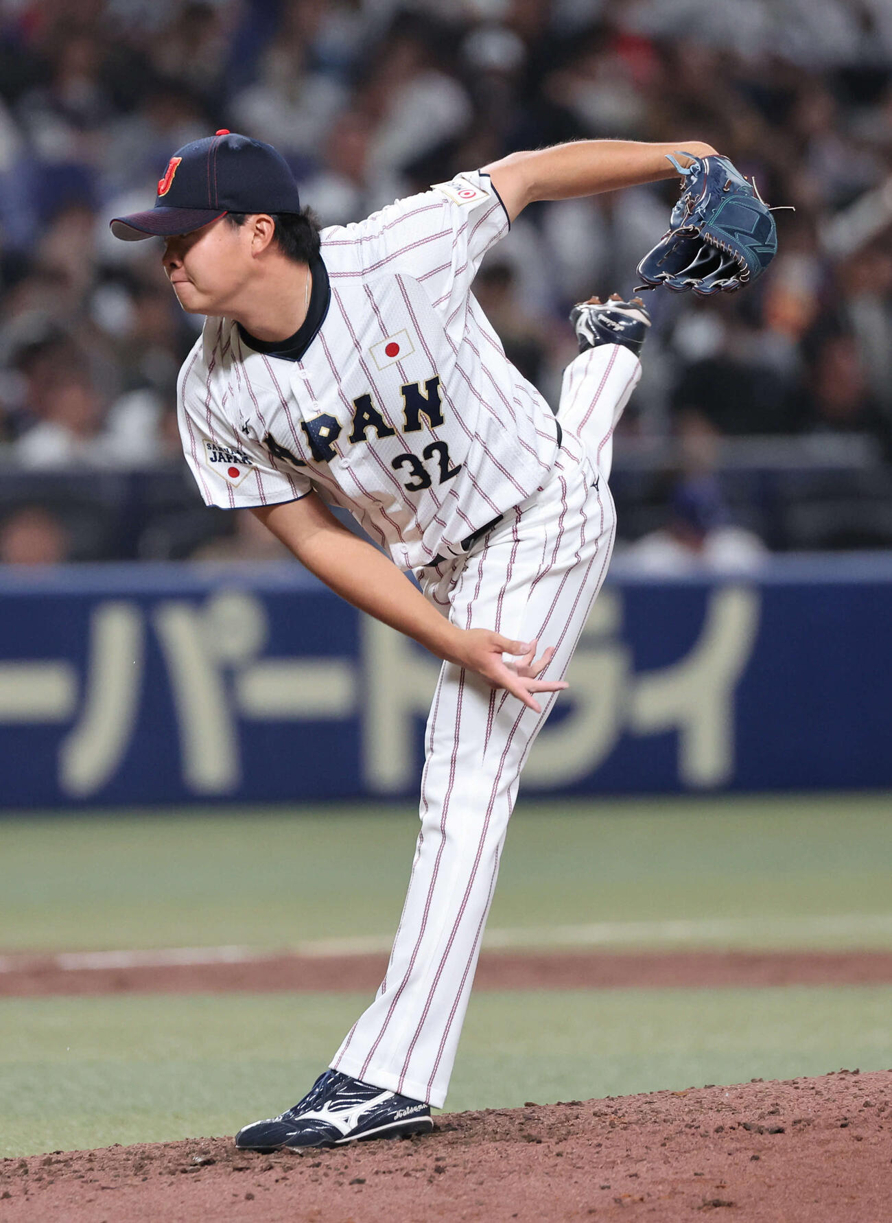 日本対中日　侍ジャパン5番手松本健（撮影・西尾就之）