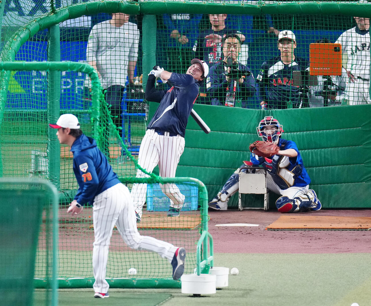 日本対中日　試合前、フリー打撃を行う大谷（撮影・垰建太）