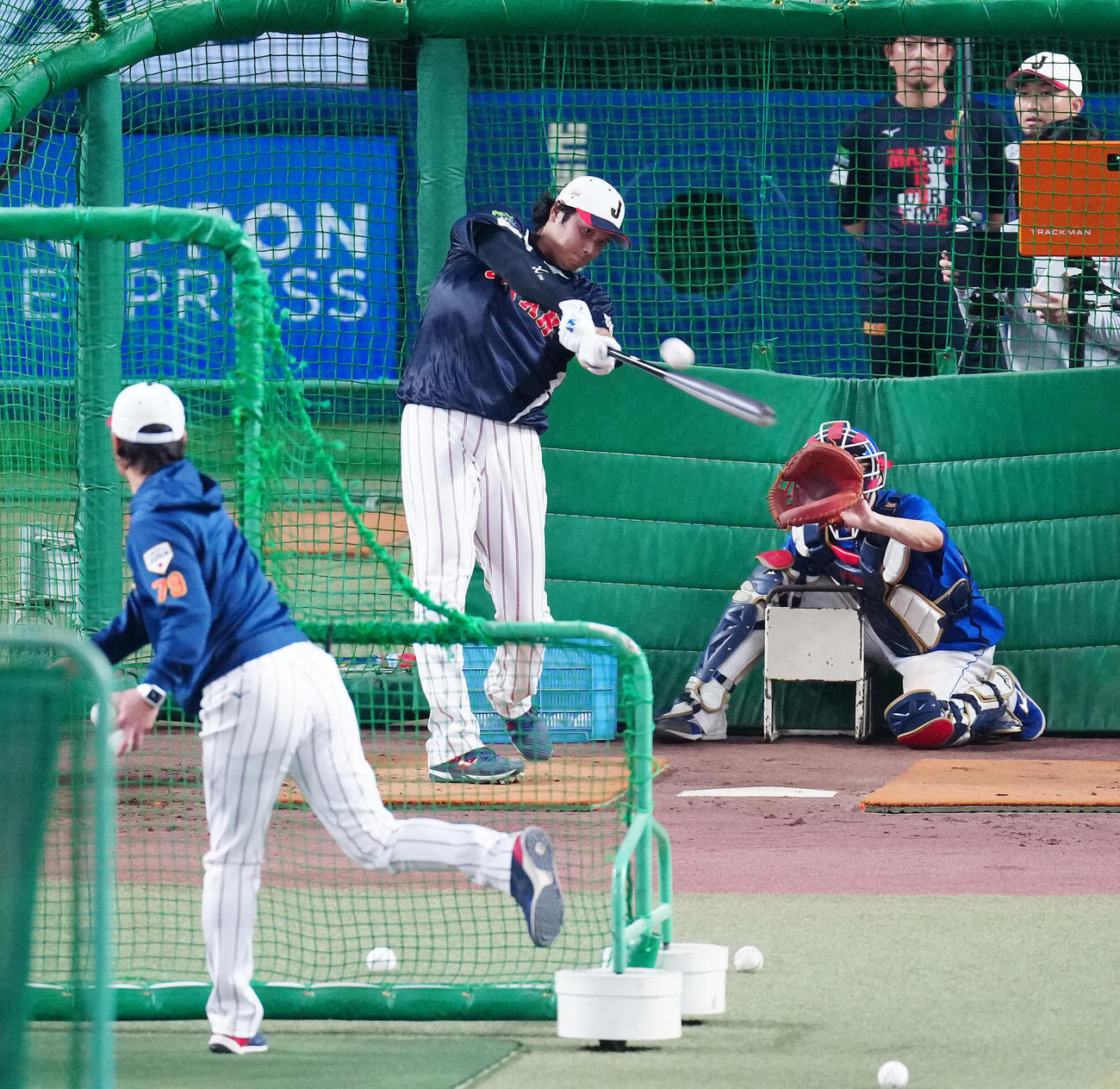 日本対中日　試合前、フリー打撃を行う大谷（撮影・垰建太）