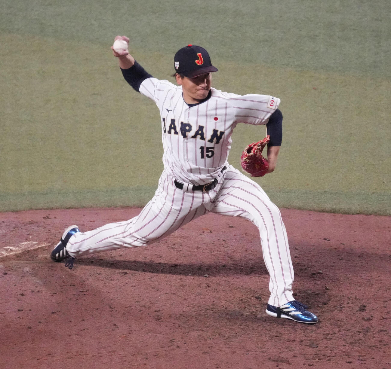 日本対中日　9回表、日本6番手で登板する大勢（撮影・森本幸一）