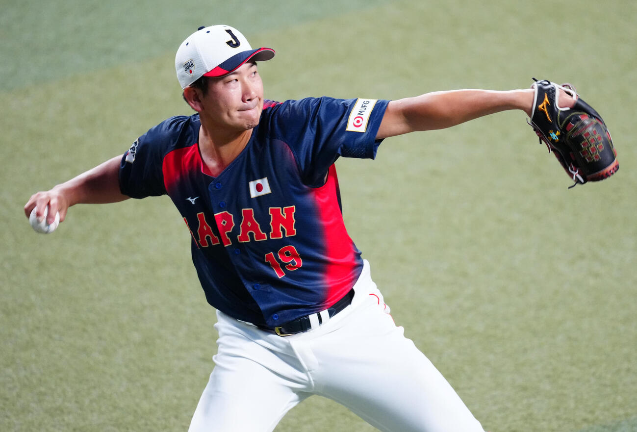 中日対日本　試合前、調整する菅野（撮影・垰建太）