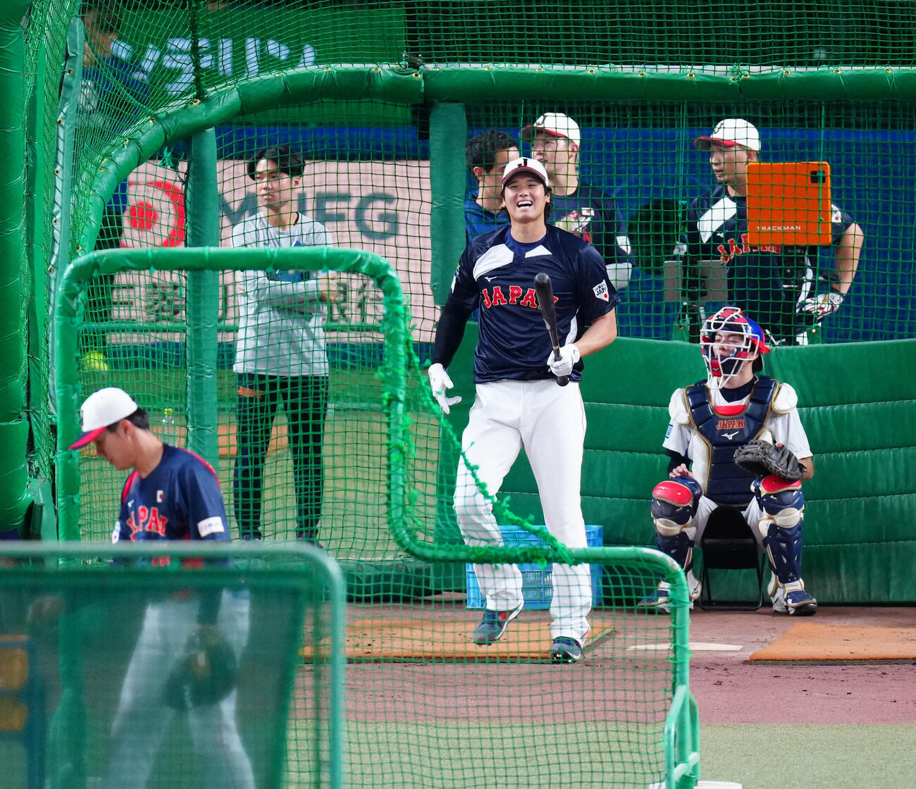 中日対日本　フリー打撃で笑顔を見せる大谷（撮影・垰建太）