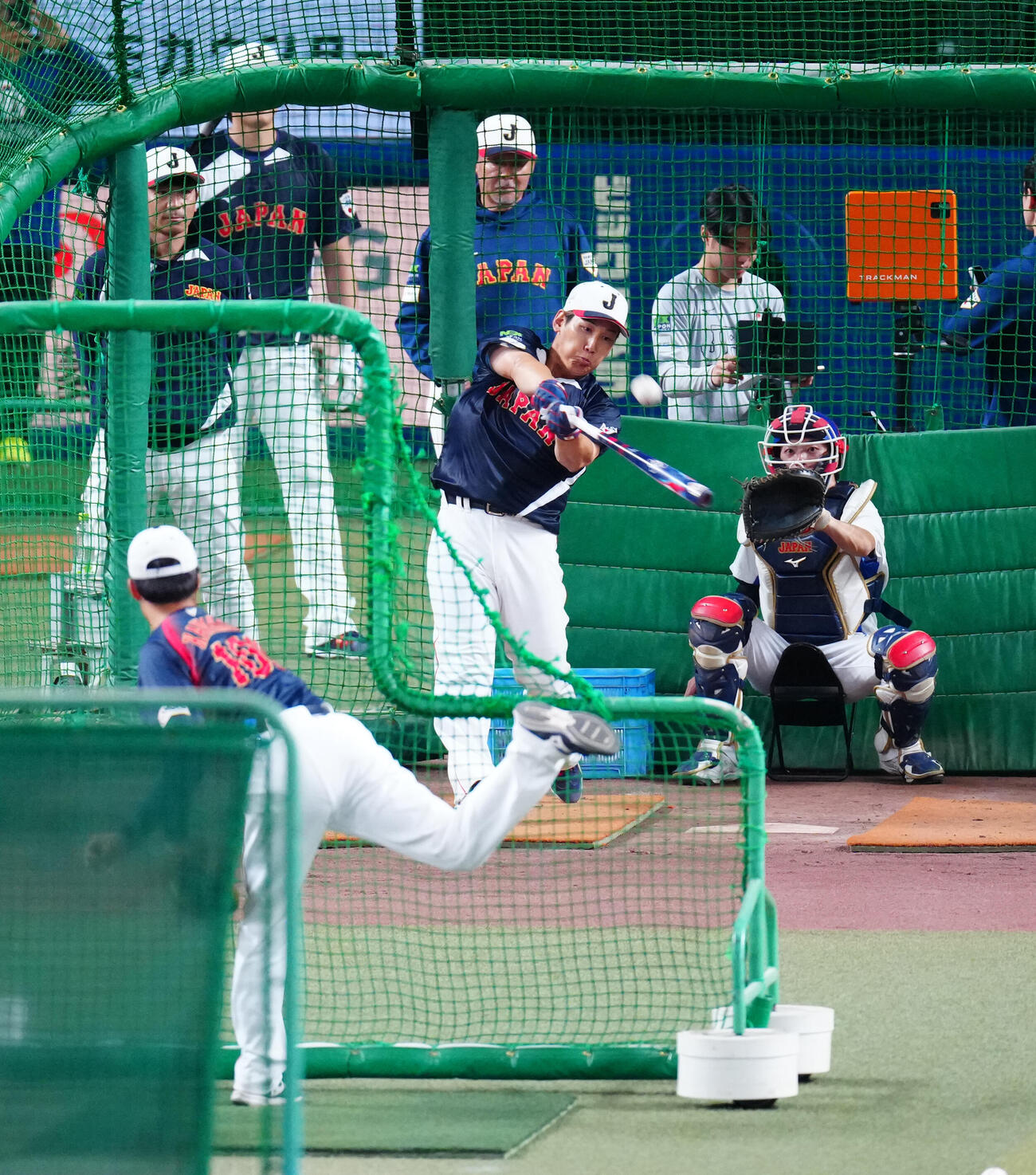 中日対日本　フリー打撃を行う吉田正尚（撮影・垰建太）