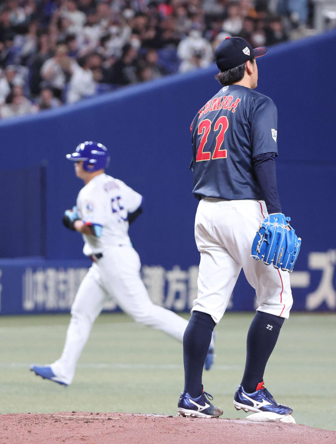 中日対日本　4回裏中日無死、侍ジャパン2番手の隅田は細川に本塁打を浴びる（撮影・西尾就之）