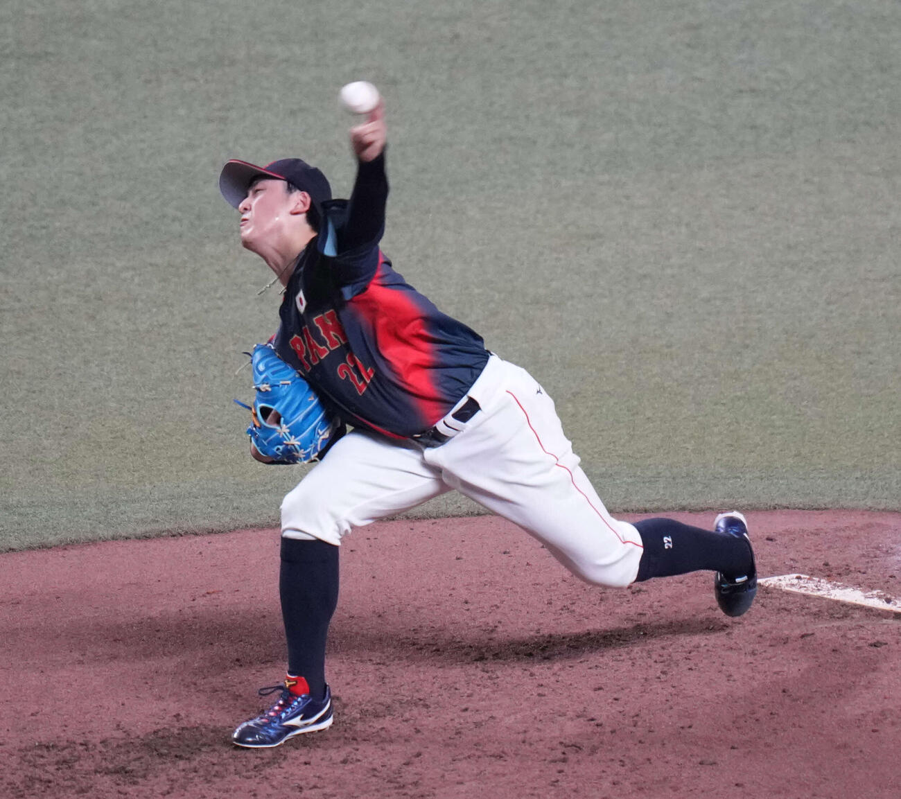 中日対日本　力投する日本の隅田（撮影・井上学）