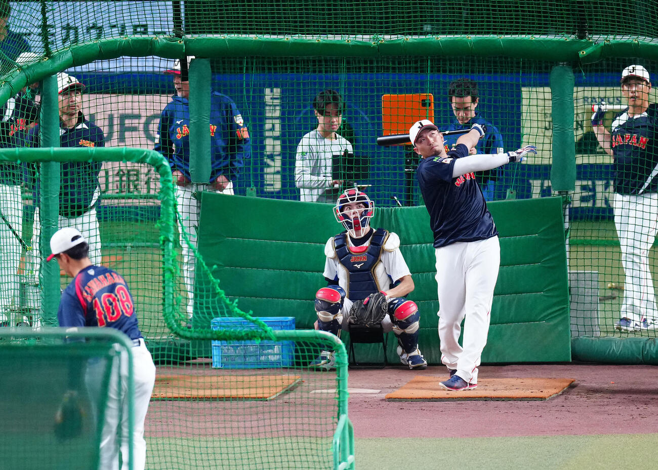 中日対日本　フリー打撃を行う鈴木（撮影・垰建太）