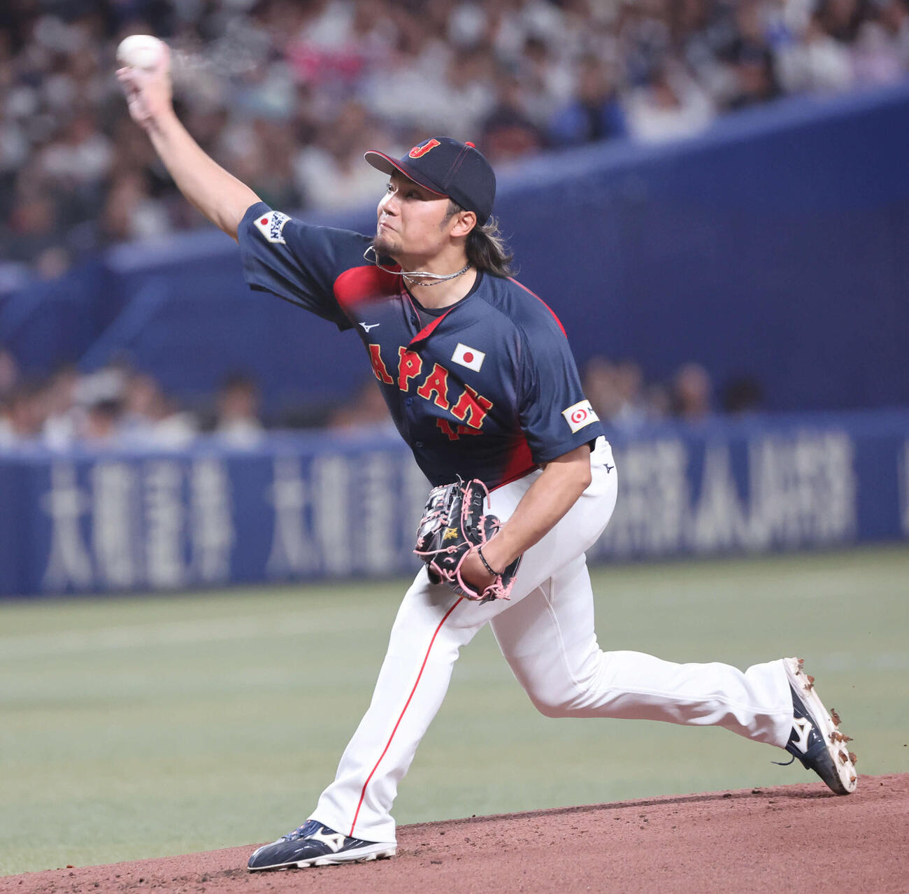中日対日本　侍ジャパン先発の伊藤（撮影・西尾就之）