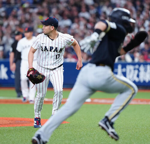日本対オリックス　1回裏オリックス1死一、三塁、杉本に適時打を許す菊池（撮影・垰建太）