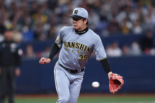 阪神対韓国　1回表、先制適時打を許す阪神才木（撮影・前田充）