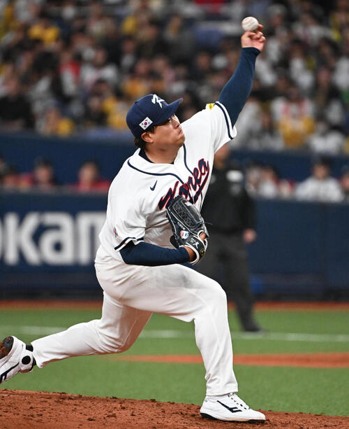 阪神対韓国　韓国5番手の柳賢振（撮影・石井愛子）