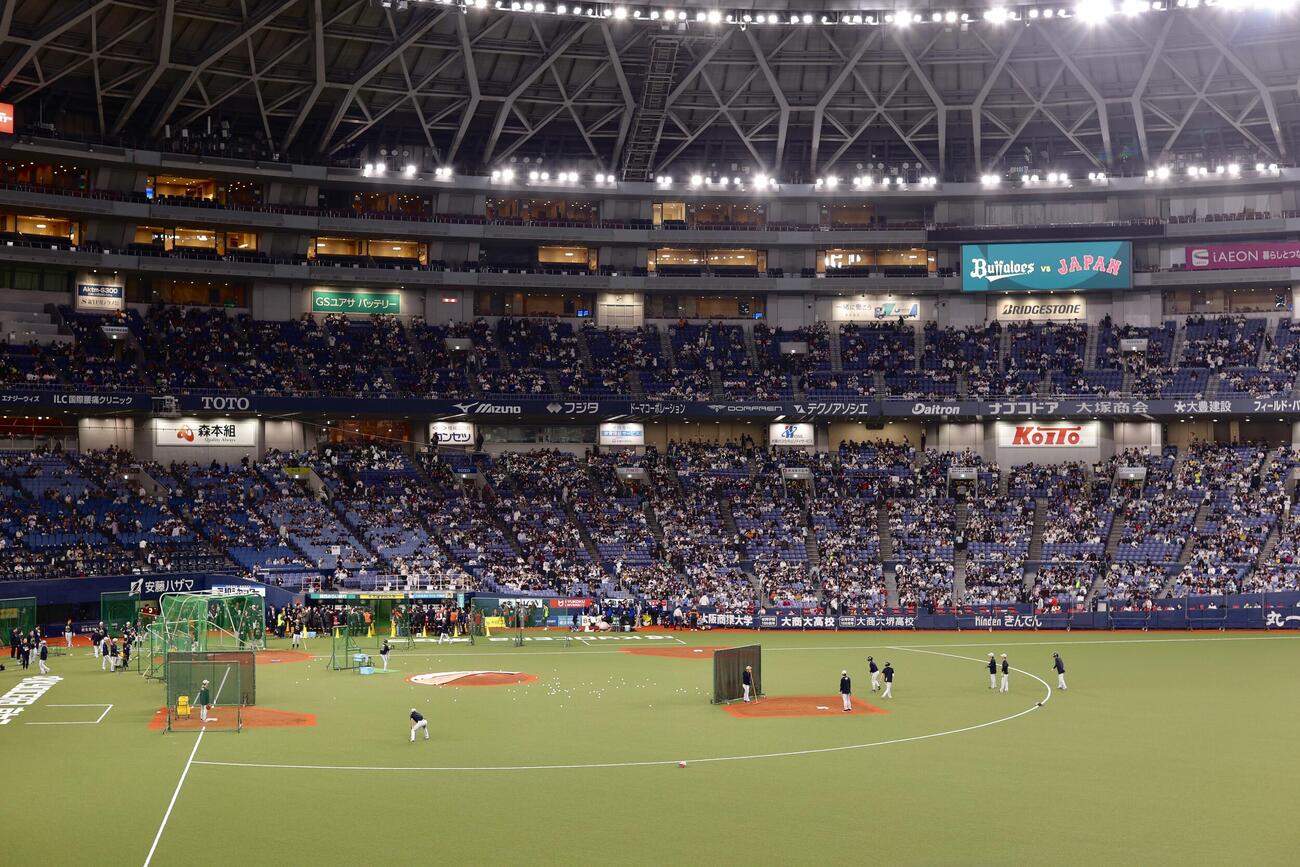 日本対オリックス　試合前、練習を行うオリックス（撮影・河田真司）