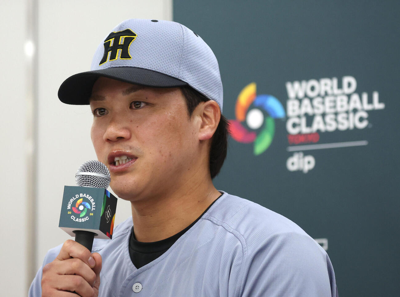 韓国対阪神　試合を終え、記者会見する阪神伏見寅