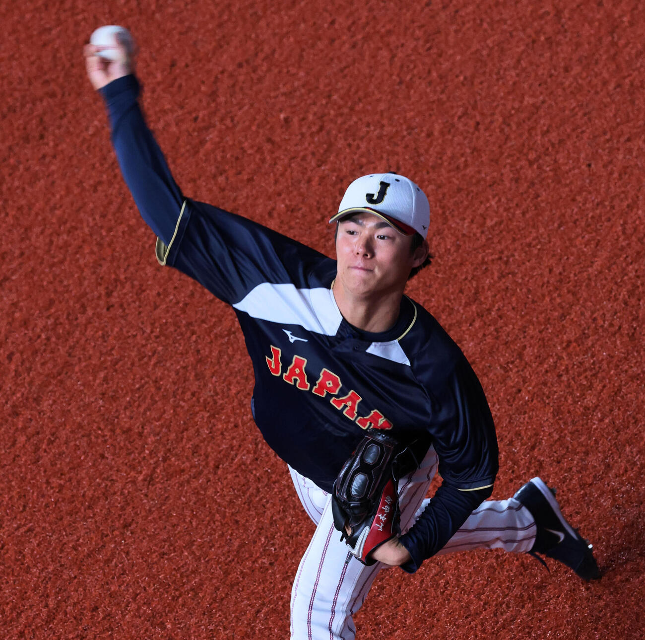 日本対オリックス　キャッチボールする侍ジャパン山本（撮影・加藤哉）