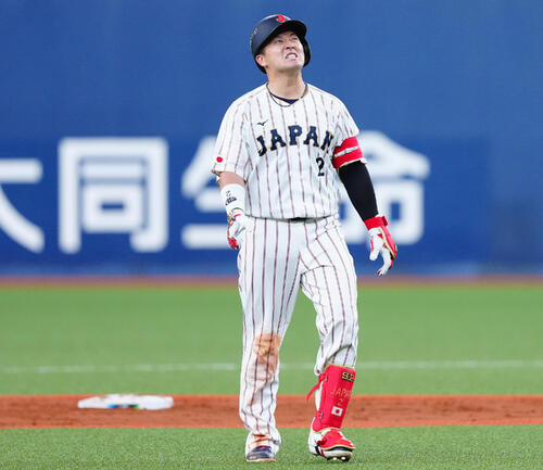 WBC】牧秀悟の勝負強さ 9回2死に適時二塁打 走者仲田が本塁タッチ