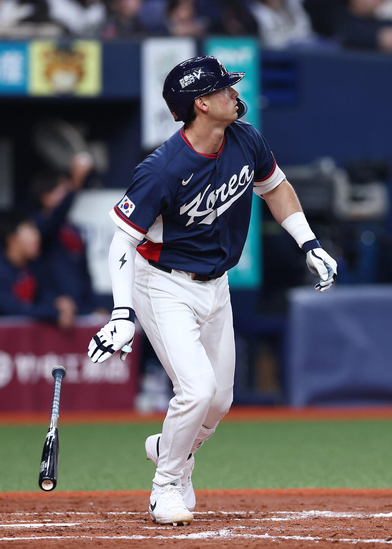 オリックス対韓国　5回表韓国1死、左越え本塁打を放つウィットコム（撮影・前田充）