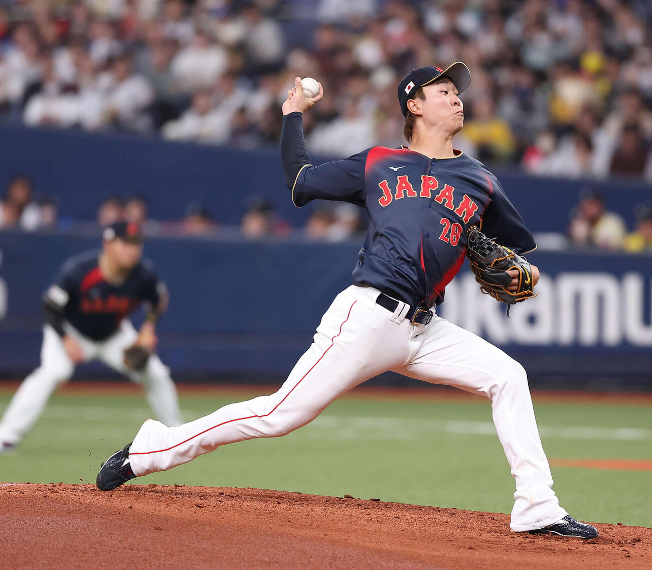 阪神対日本　2回裏、力投する高橋（撮影・河田真司）