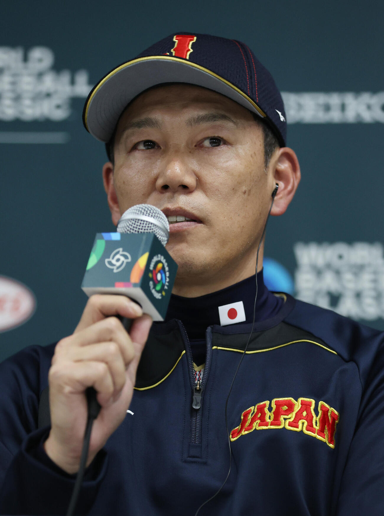 WBC記者会見に臨む日本代表の井端監督（読売新聞社提供）
