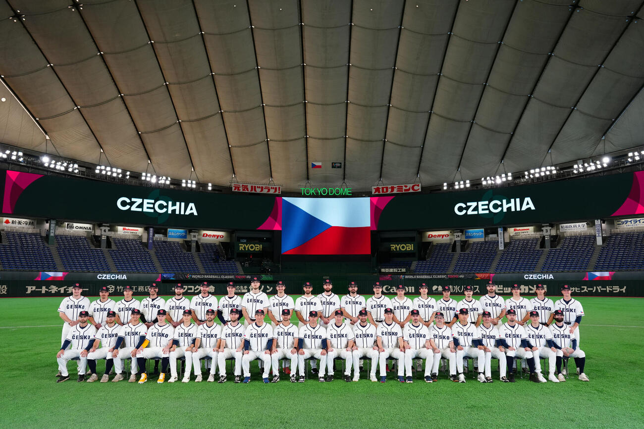 WBC開催を前に集合写真に納まるチェコの選手たち（Photo by WBCI）