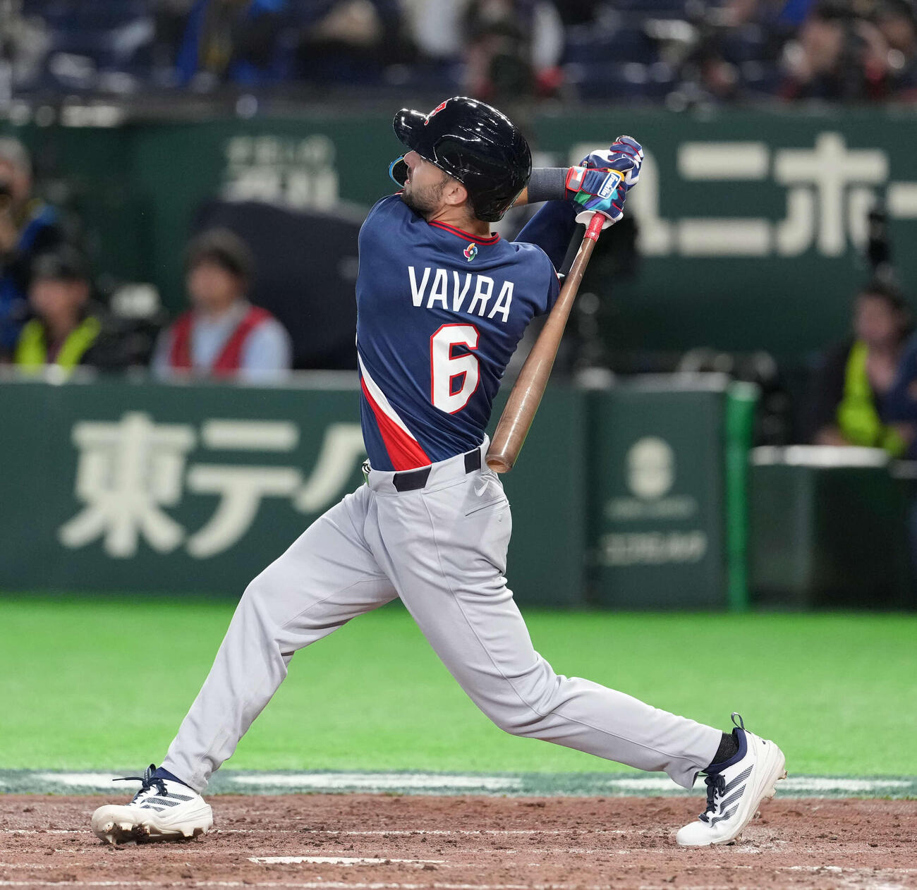 韓国対チェコ　5回表チェコ1死一、二塁、3点本塁打を放つパブラ（撮影・井上学