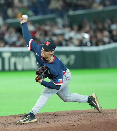 韓国対チェコ　4回からマウンドに上がったチェコのコバラ（撮影・たえ見朱実）
