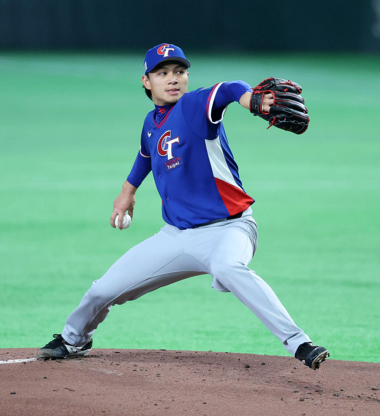 オーストラリア対台湾　先発し力投する台湾徐若熙（撮影・鈴木正人）　