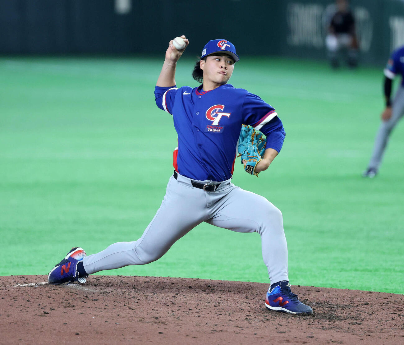 オーストラリア対台湾　力投する台湾3番手の孫易磊（撮影・鈴木正人）　