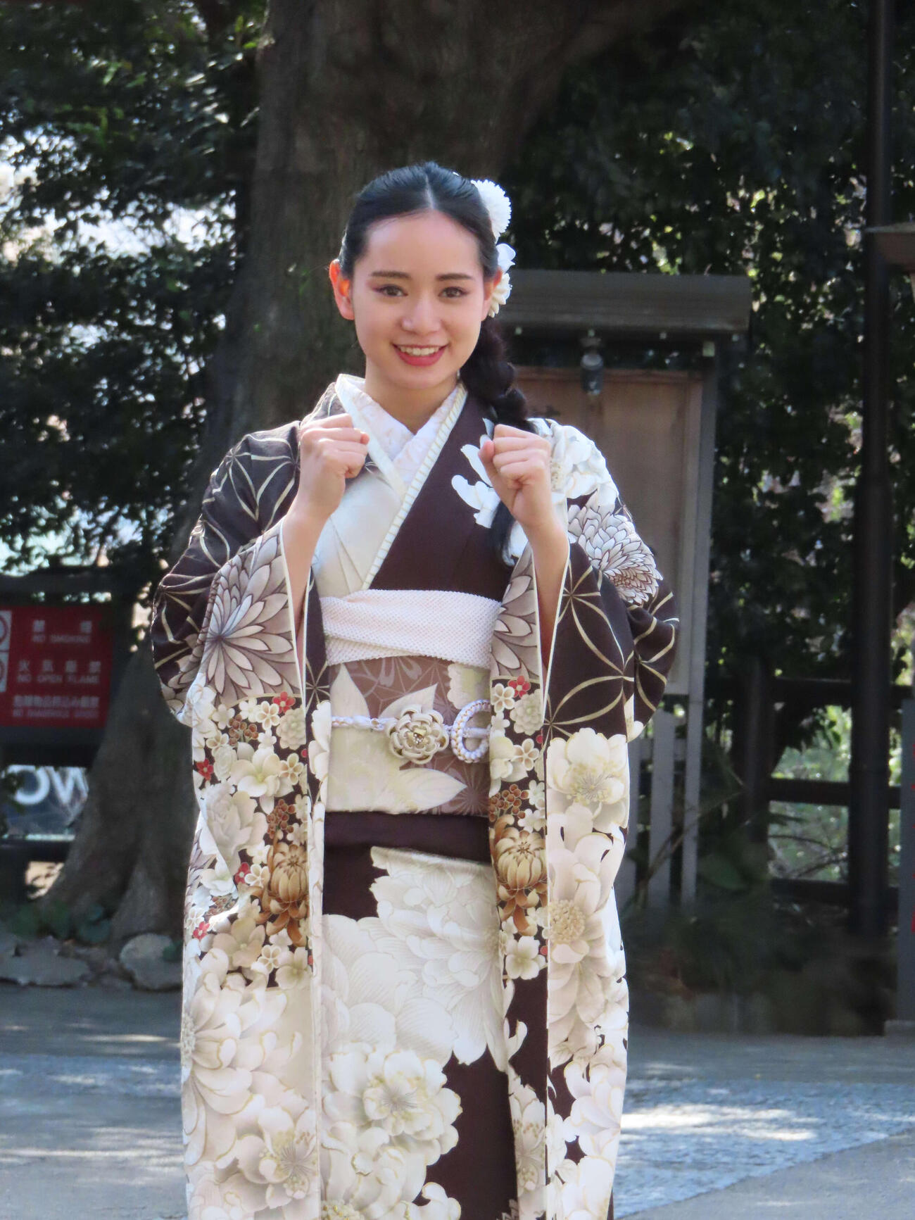 二十歳の誕生日を前に、晴れ着姿で兄・大弥が代表入りしているWBC日本代表へエールを送った宮城弥生