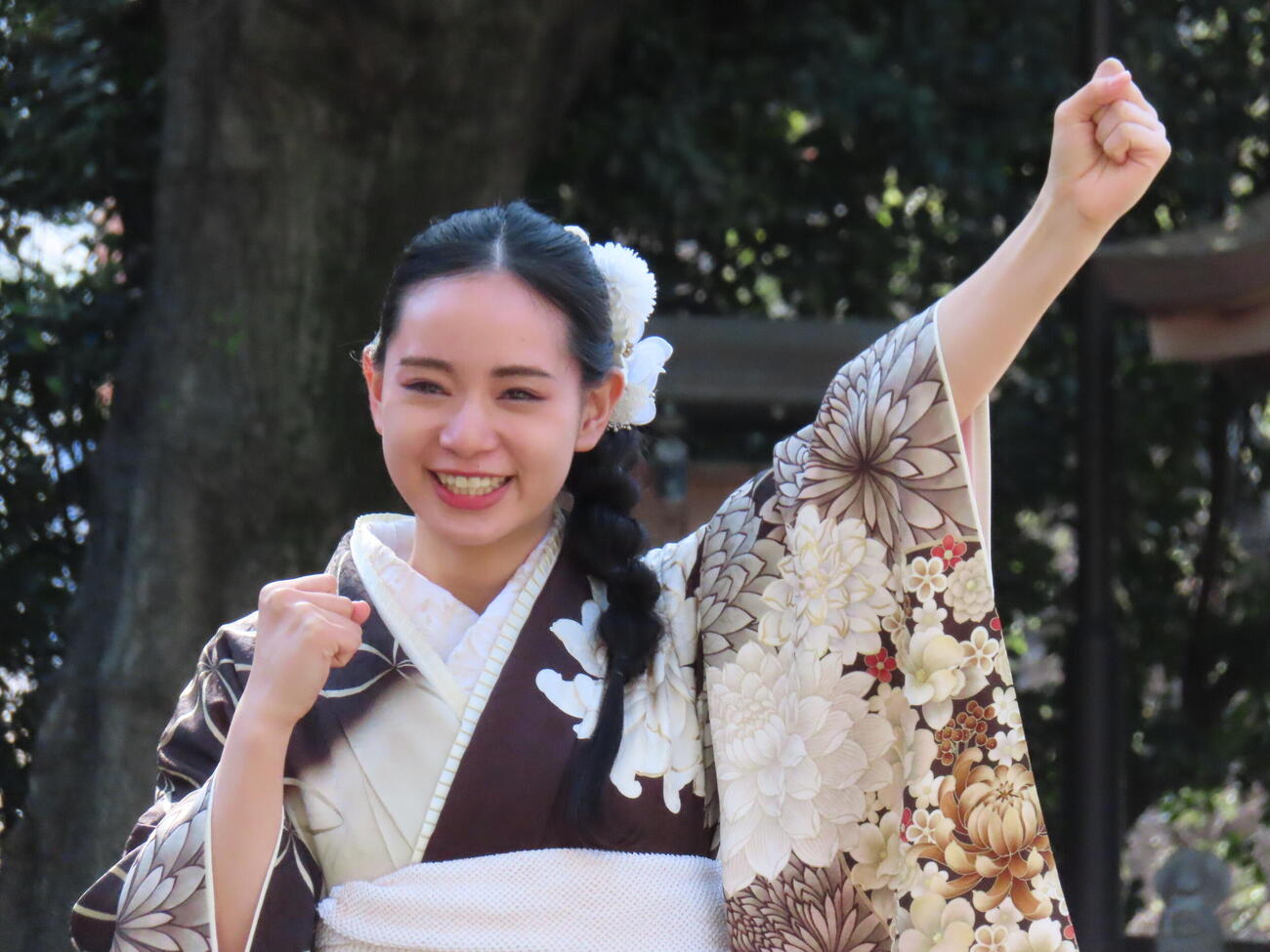二十歳の誕生日を前に、晴れ着姿で兄・大弥が代表入りしているWBC日本代表へエールを送った宮城弥生