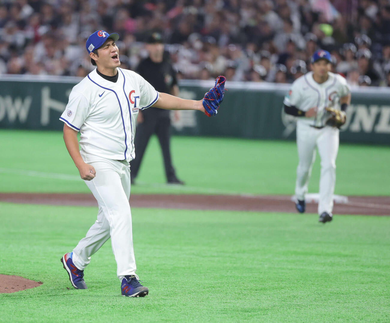 台湾対日本　1回表を抑える台湾先発の鄭浩均（撮影・河田真司）