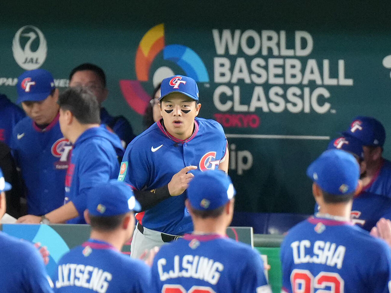5日、セレモニーに臨む台湾・呉念庭