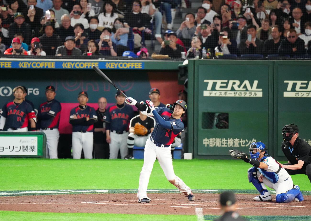 台湾対日本　2回表日本1死満塁、満塁本塁打を放つ大谷（撮影・江口和貴）
