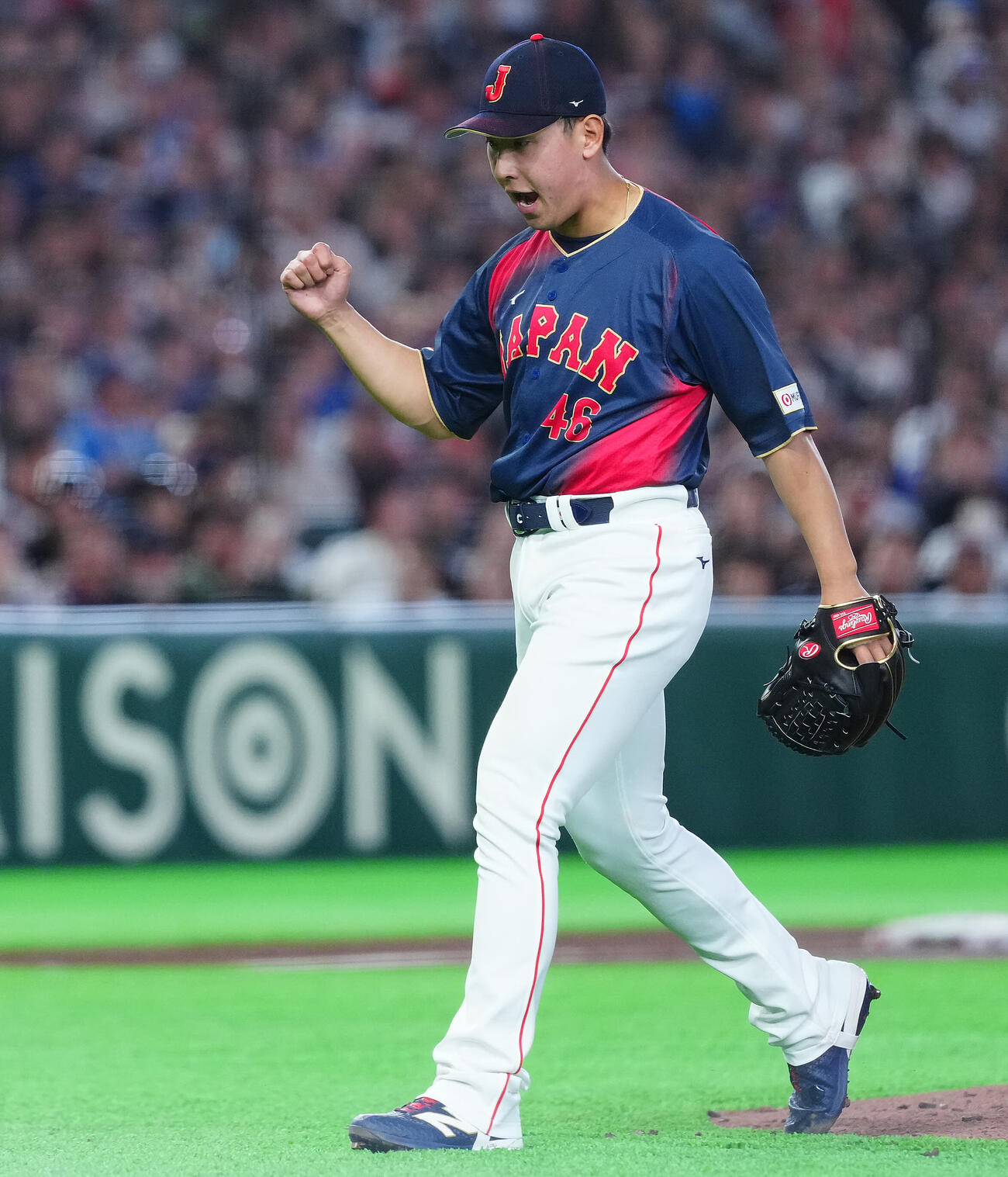 台湾対日本　3回裏台湾2死満塁、林安可を三振に仕留めガッツポーズする藤平（撮影・垰建太）
