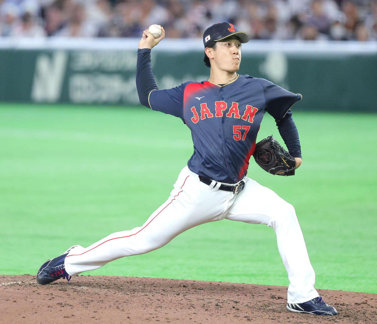 台湾対日本　6回裏、力投する北山（撮影・河田真司）