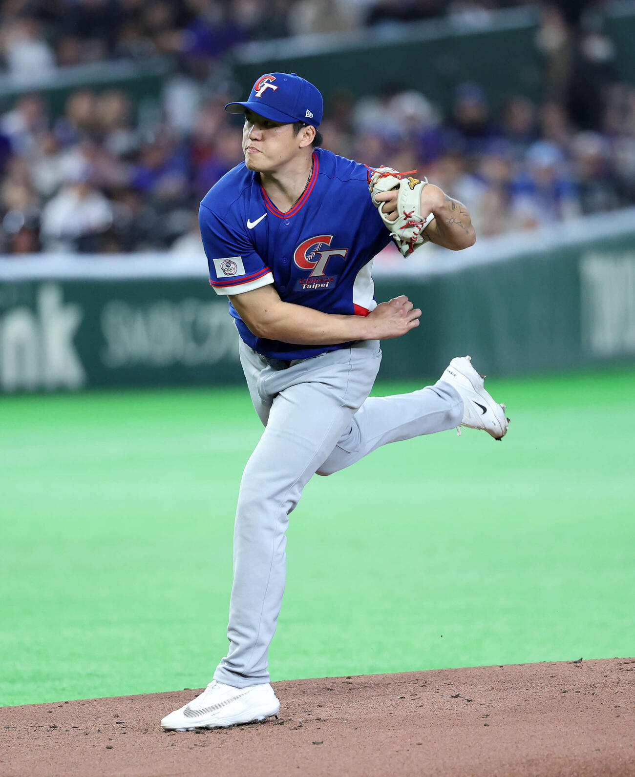 チェコ対台湾　力投する台湾先発の荘陳仲敖（撮影・鈴木正人）　