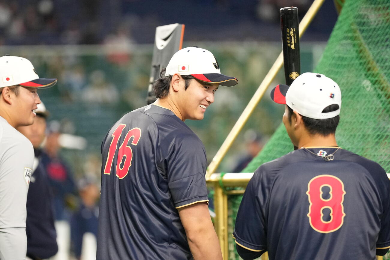 日本対韓国　グラウンド入りした大谷（撮影・井上学）