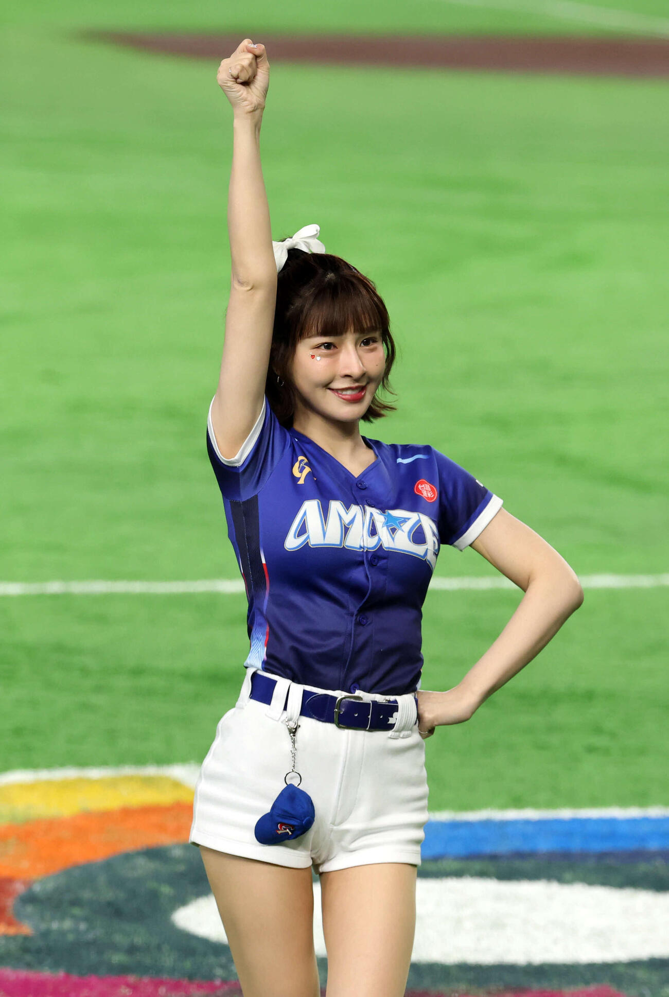 チェコ対台湾　試合前、パフォーマンスを披露する台湾のCT AMEZEのチュンチュン（撮影・浅見桂子）