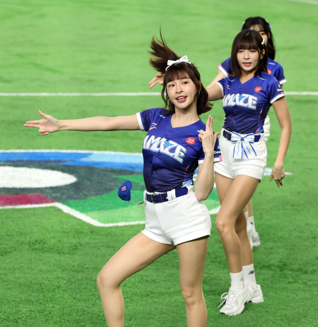 チェコ対台湾　試合前、パフォーマンスを披露する台湾のCT AMEZE（撮影・浅見桂子）