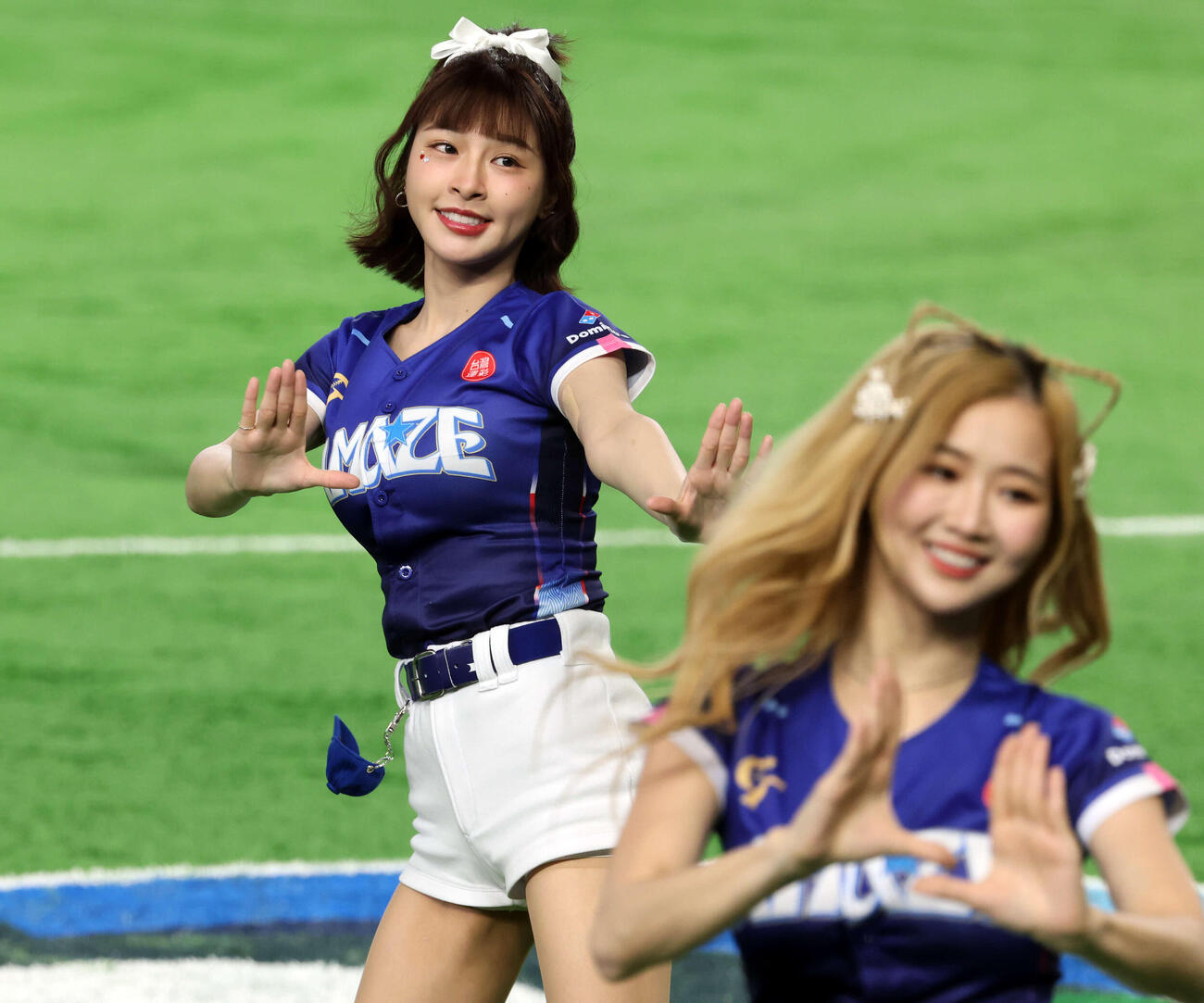 チェコ対台湾　試合前、パフォーマンスを披露する台湾のCT AMEZE（撮影・浅見桂子）