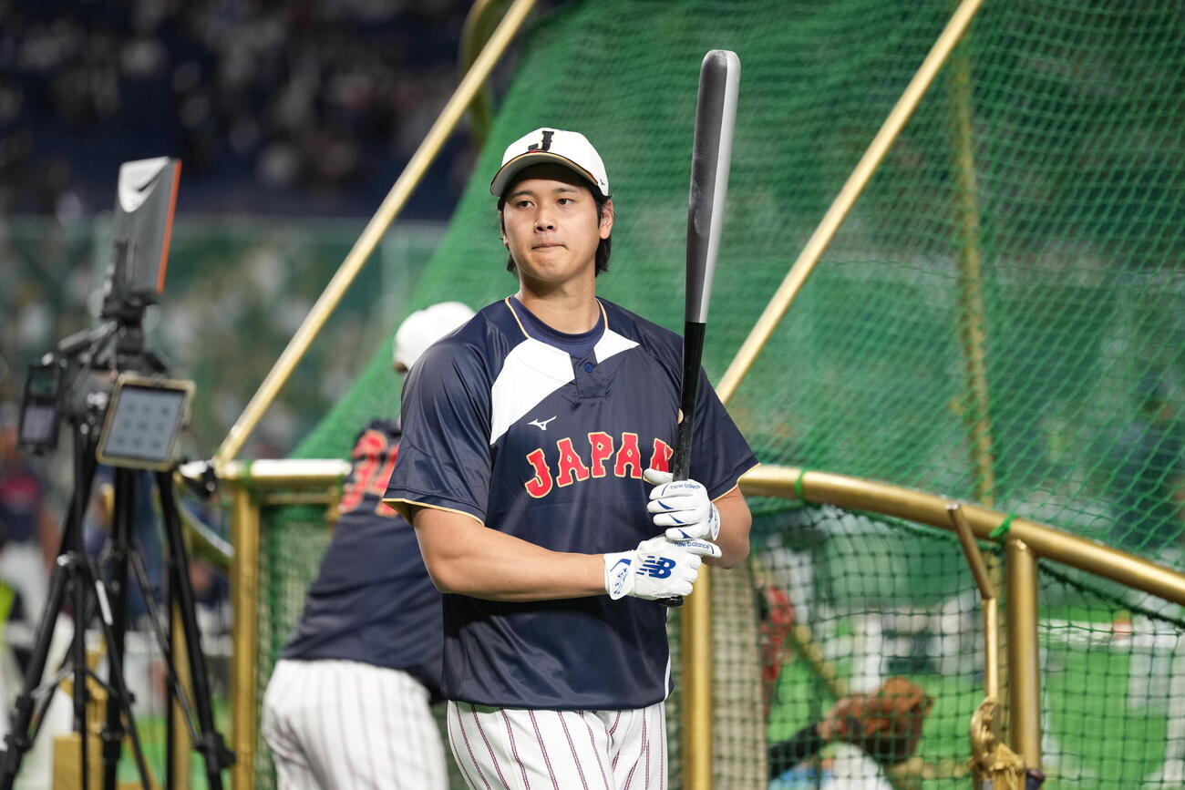 日本対韓国　グラウンド入りした大谷（撮影・井上学）