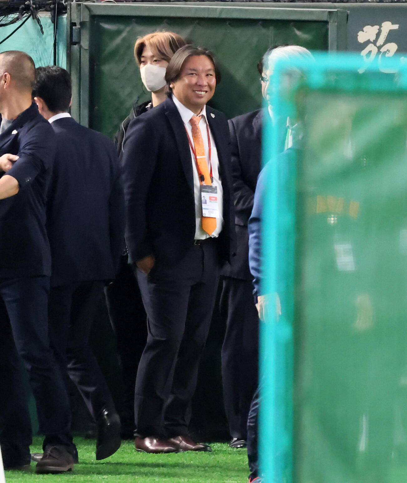 日本対韓国　練習を見学する里崎氏（撮影・加藤哉）