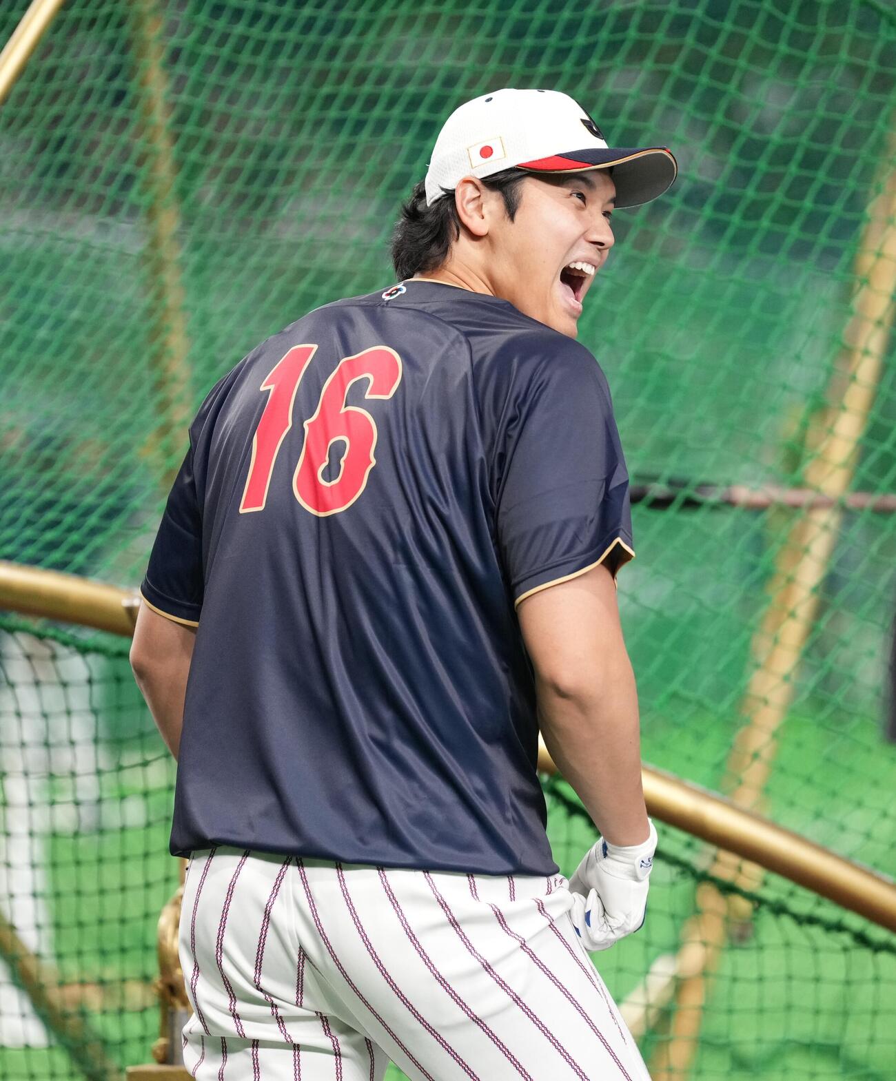 日本対韓国　グラウンド入りした大谷（撮影・井上学）＝2026年3月7日