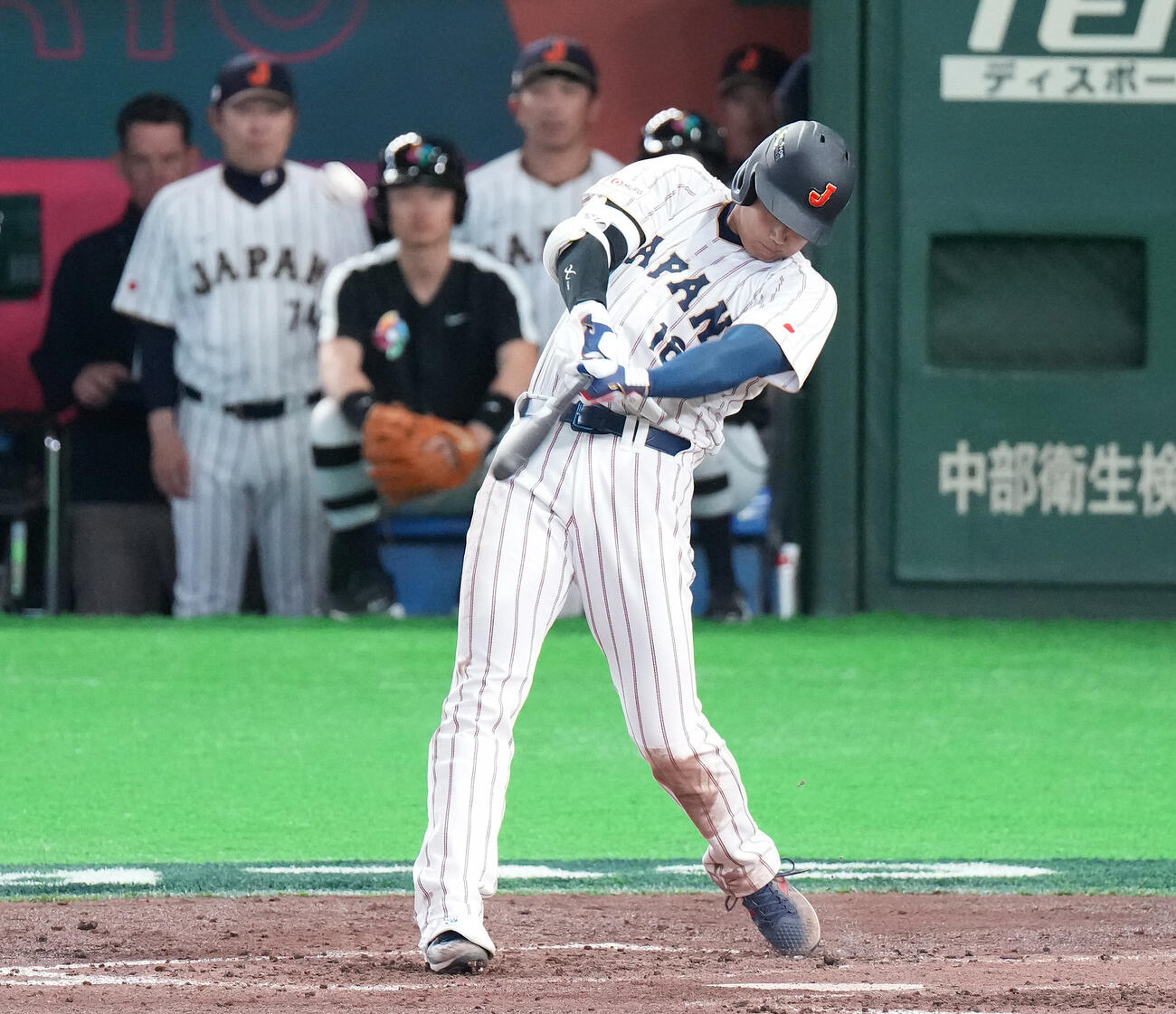 日本対韓国　3回裏日本1死、ソロ本塁打を放つ大谷（撮影・鈴木みどり）