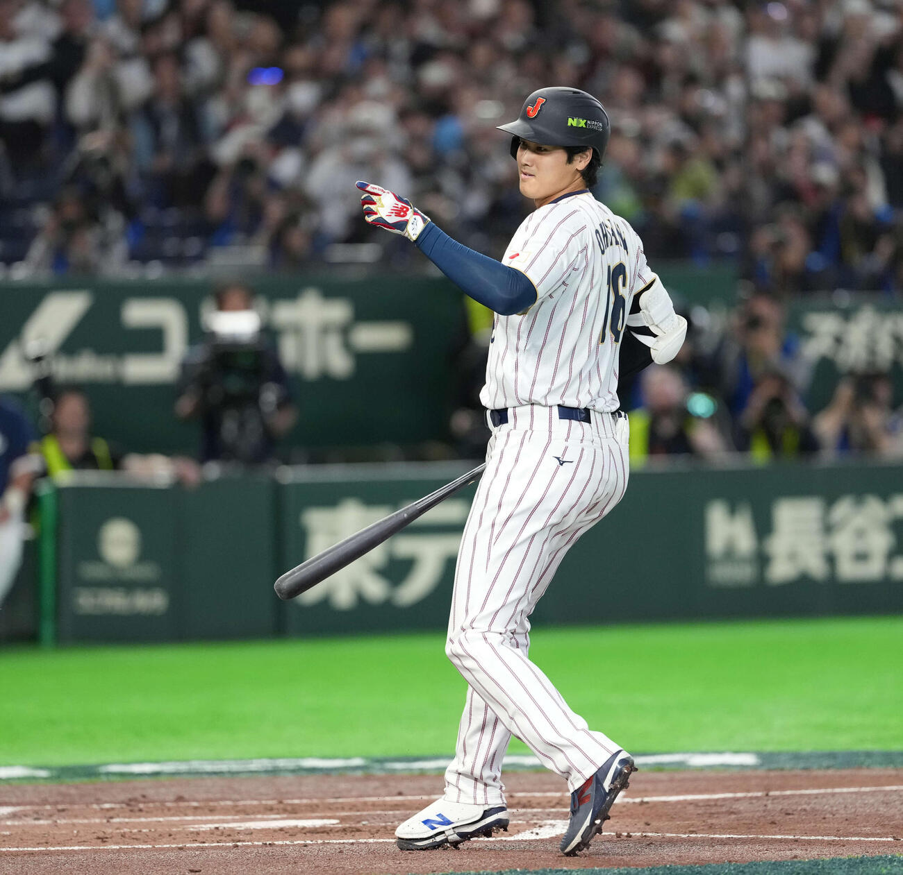 日本対韓国　1回裏日本無死、四球を選ぶ大谷（撮影・井上学）
