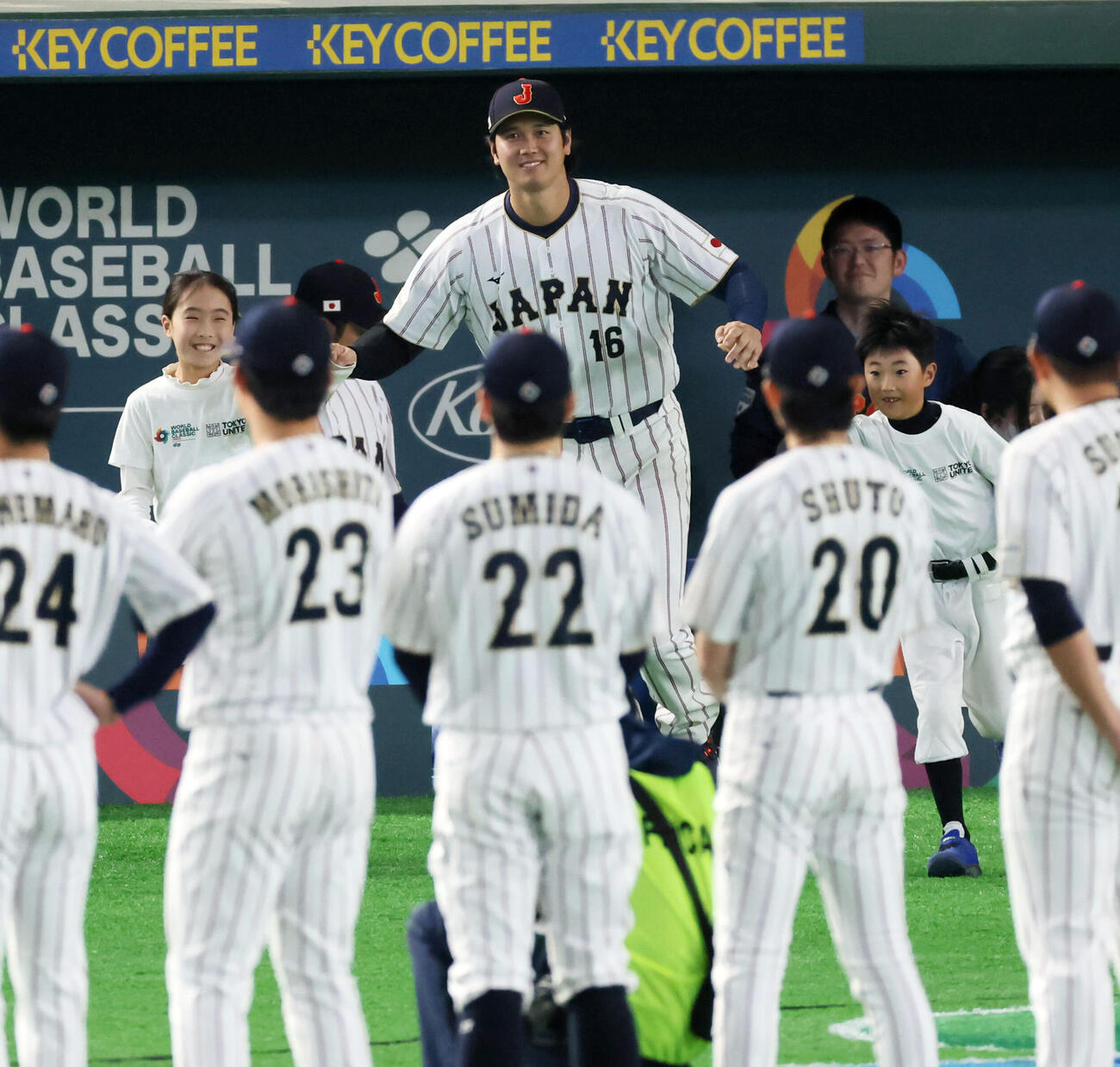 日本対韓国　選手紹介される大谷（撮影・加藤哉）