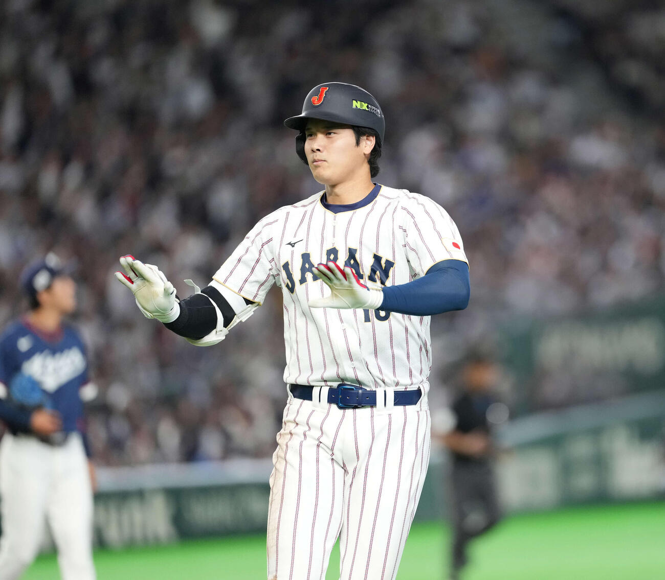 日本対韓国　3回裏日本1死、本塁打を放つ大谷（撮影・井上学）