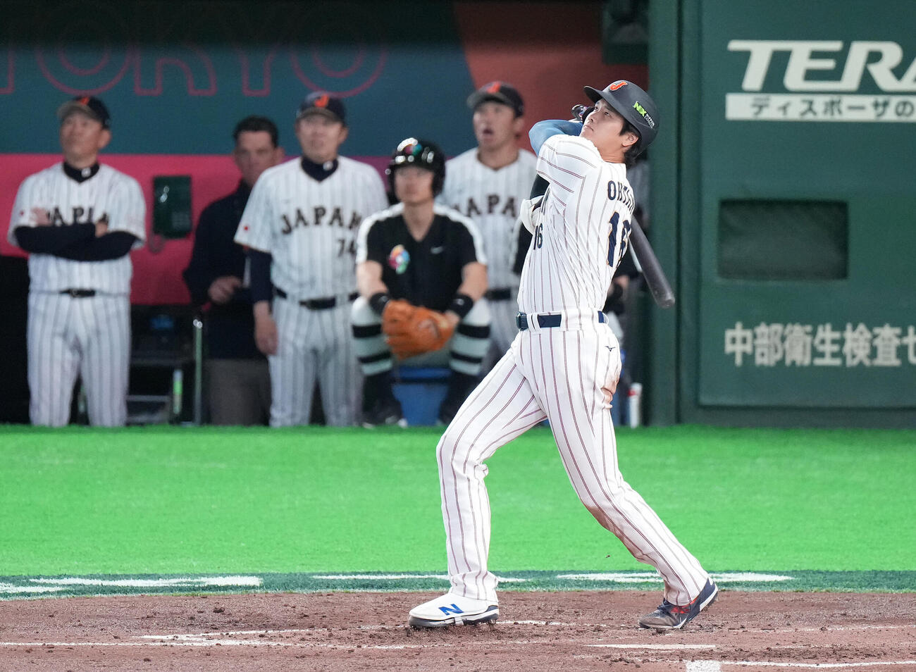 日本対韓国　3回裏日本1死、ソロ本塁打を放つ大谷（撮影・鈴木みどり）