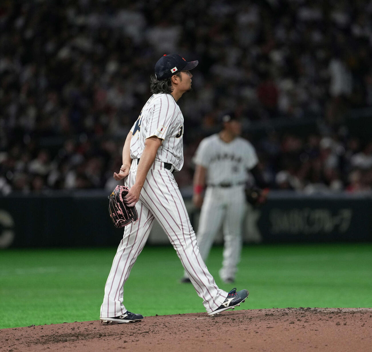 日本対韓国　4回に2点本塁打を浴びる伊藤（撮影・井上学）