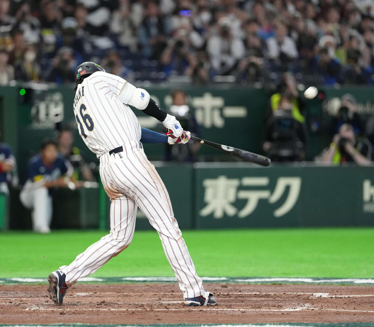 日本対韓国　3回裏日本1死、本塁打を放つ大谷（撮影・井上学）