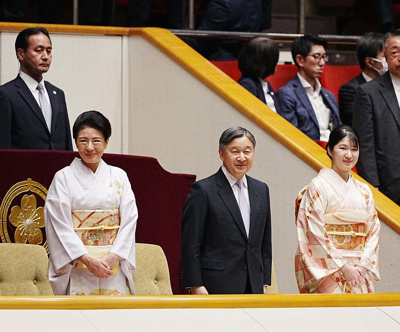 初場所8日目を観戦される天皇皇后両陛下と長女愛子さま（2026年1月撮影）