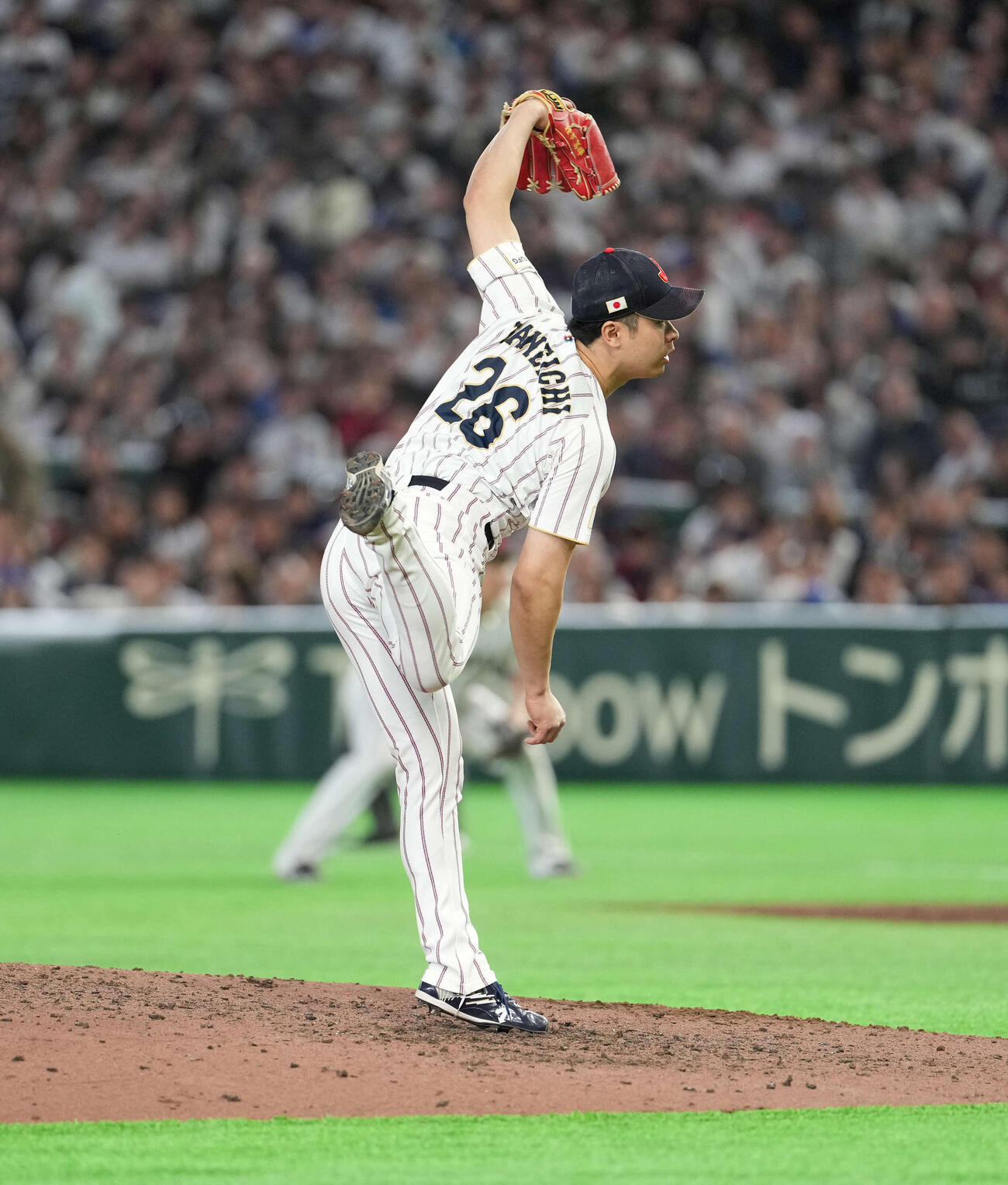 日本対オーストラリア　力投する種市（撮影・井上学）